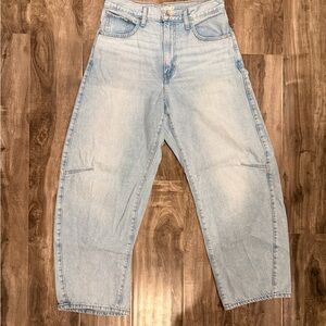 Women’s Levi’s cinch barrel blue jeans size 30